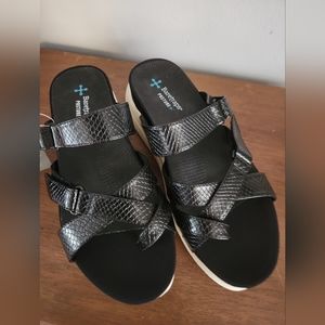 BARETRAPS Selby Shiny Black Posture Support Sandals Womens Size 8M NEW